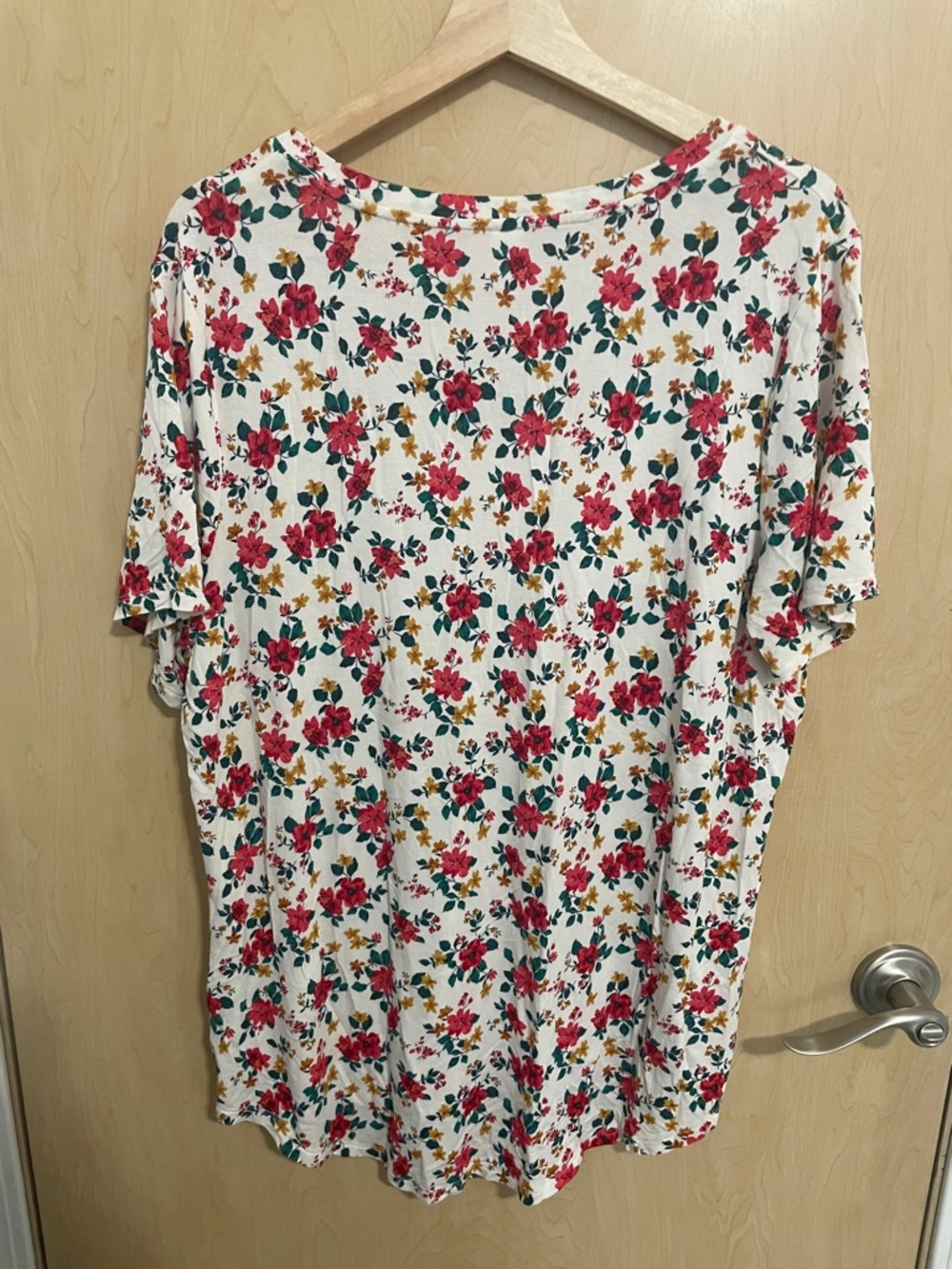 Old Navy Floral Cream V-Neck Luxe Hi Low Tunic Tee XL - Picture 3 of 6